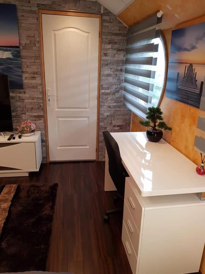 Peniche Morgane 2 Sas Les Betises Hotel ก็องเบร ภายนอก รูปภาพ